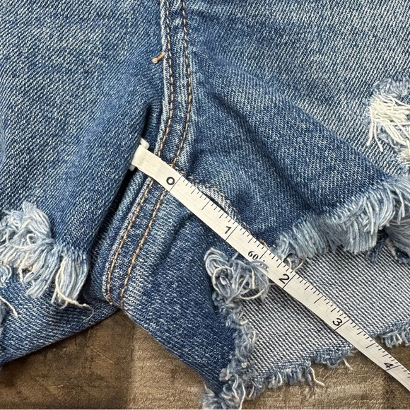 American Eagle Distressed Mom Jean Shorts size 0 - Picture 10 of 11